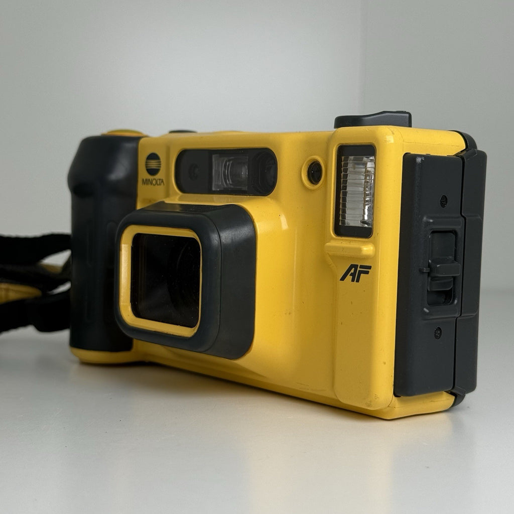 Minolta Weathermatic 35DL Waterproof 35mm Film Camera UNTESTED FOR PARTS ONLY!