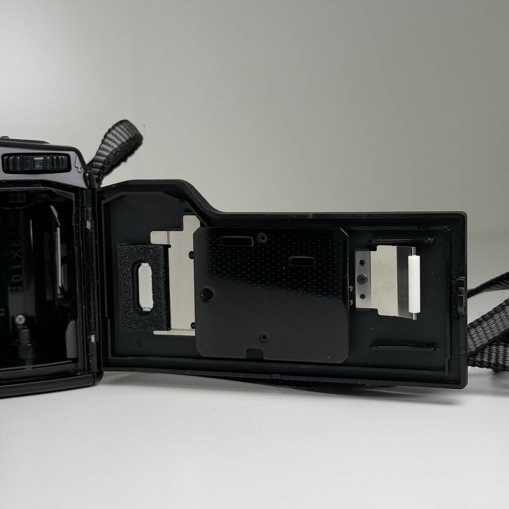 Pentax Zoom 70-X Date Black 35mm Film Camera + Case