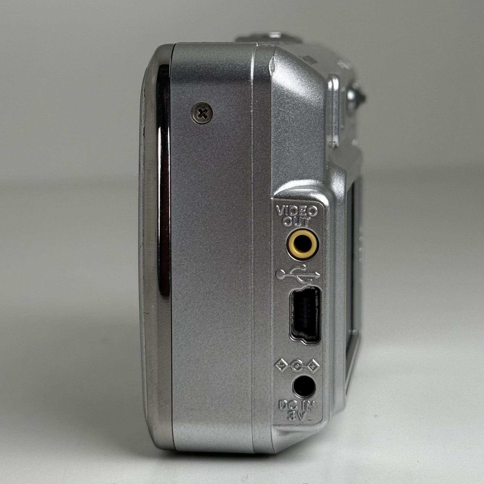 Fujifilm Finepix A500 Silver Compact Digital Camera UNTESTED FOR PARTS ONLY!