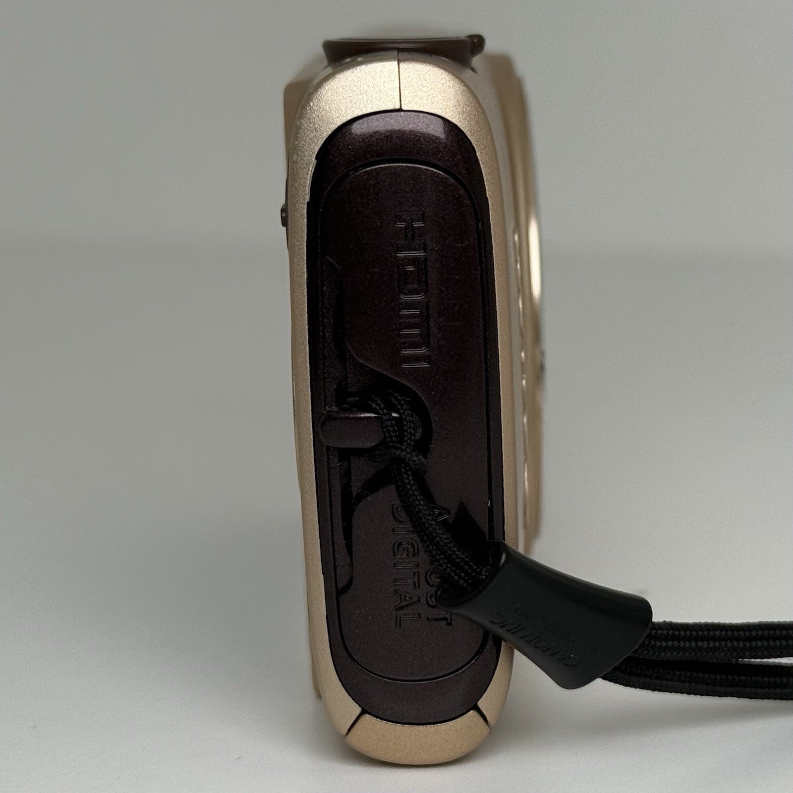 Canon IXY 620F Gold Compact Digital Camera