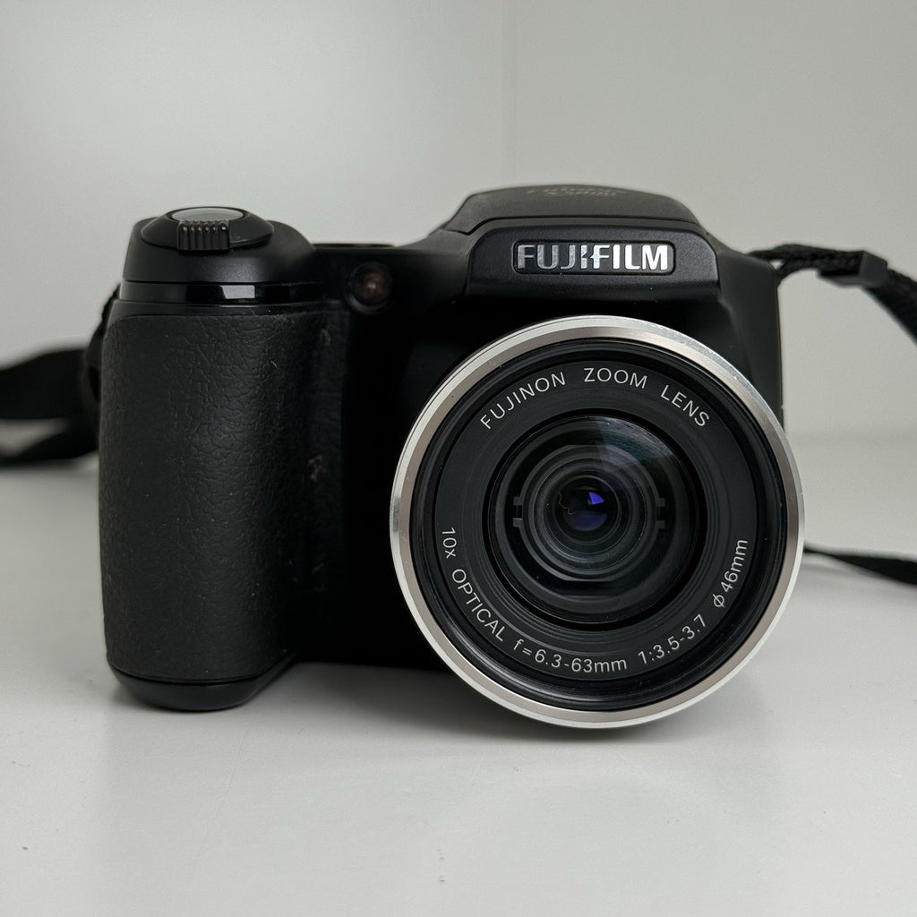 Fujifilm Finepix S5800 Black Compact Digital Camera + Carry Bag