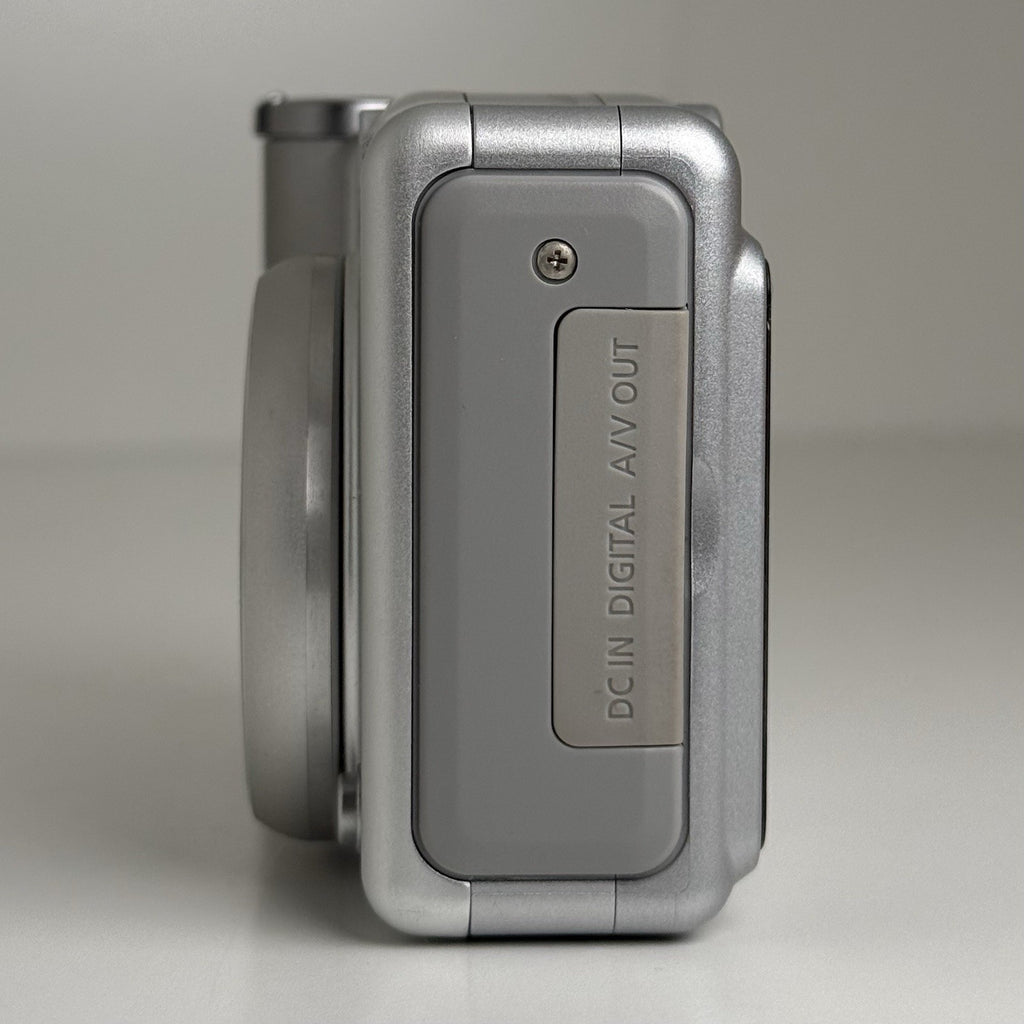 Canon PowerShot A700 Silver Compact Digital Camera + Box