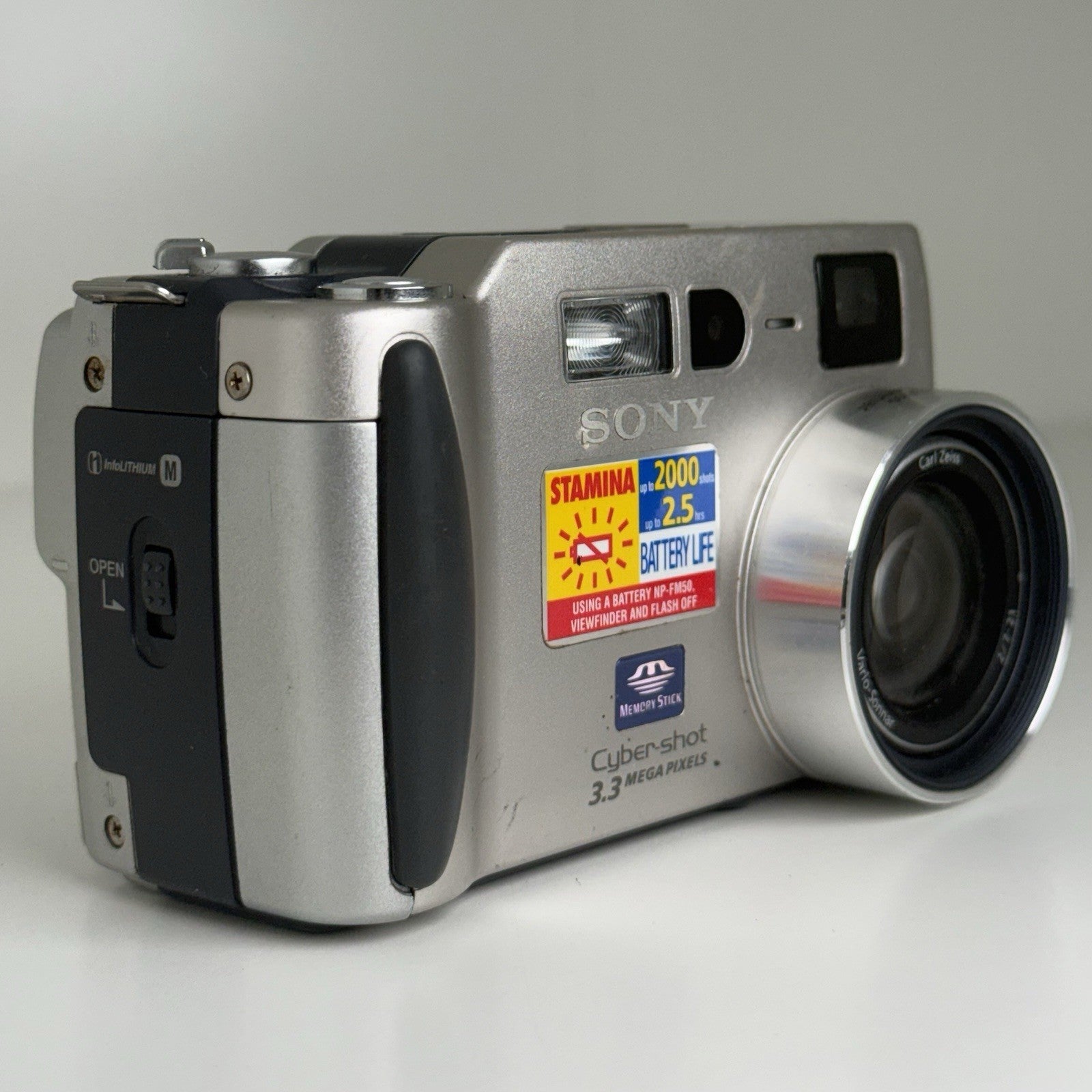 Sony CyberShot DSC-S70 Compact Digital Camera UNTESTED!