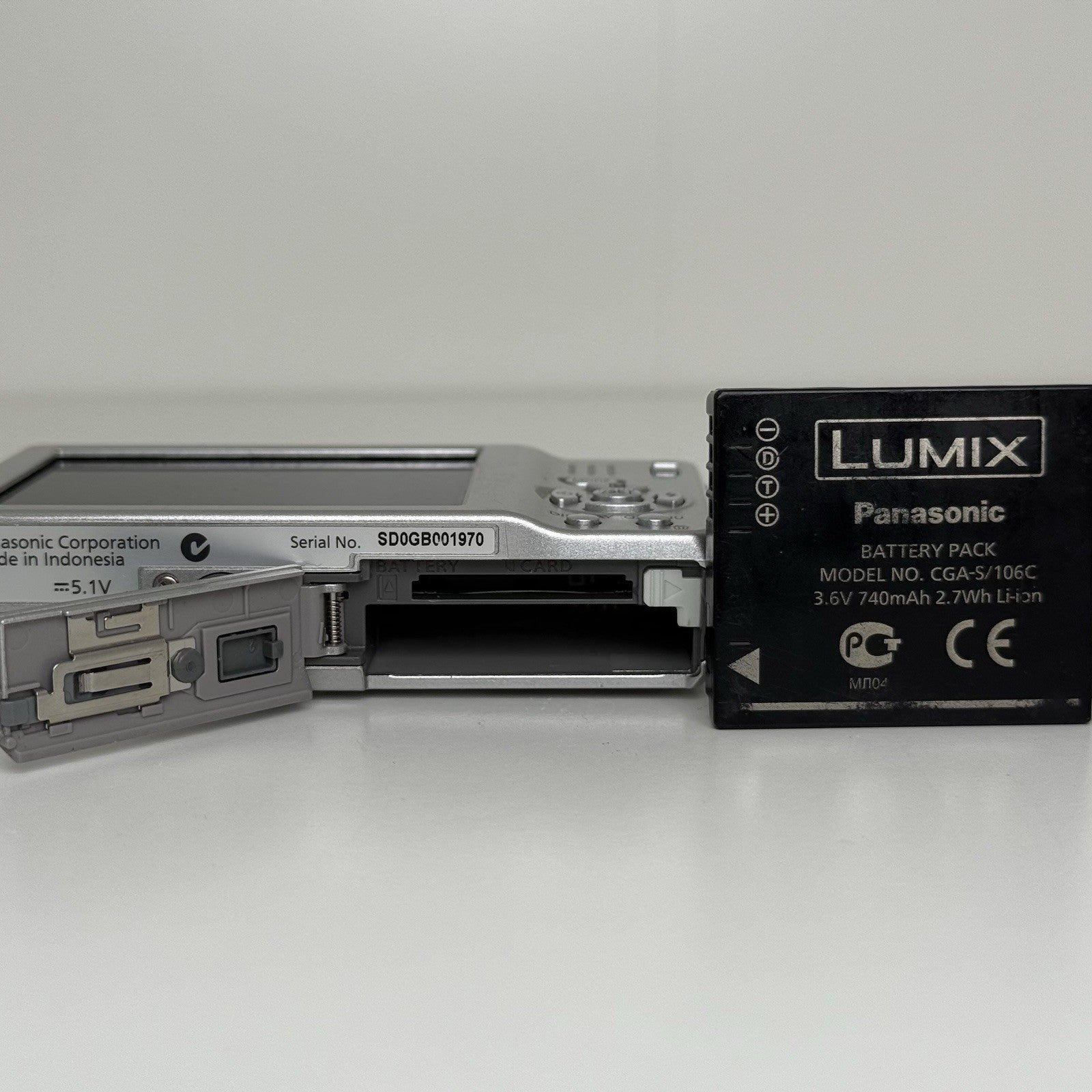 Panasonic LUMIX DMC-F3 Silver Compact Digital Camera