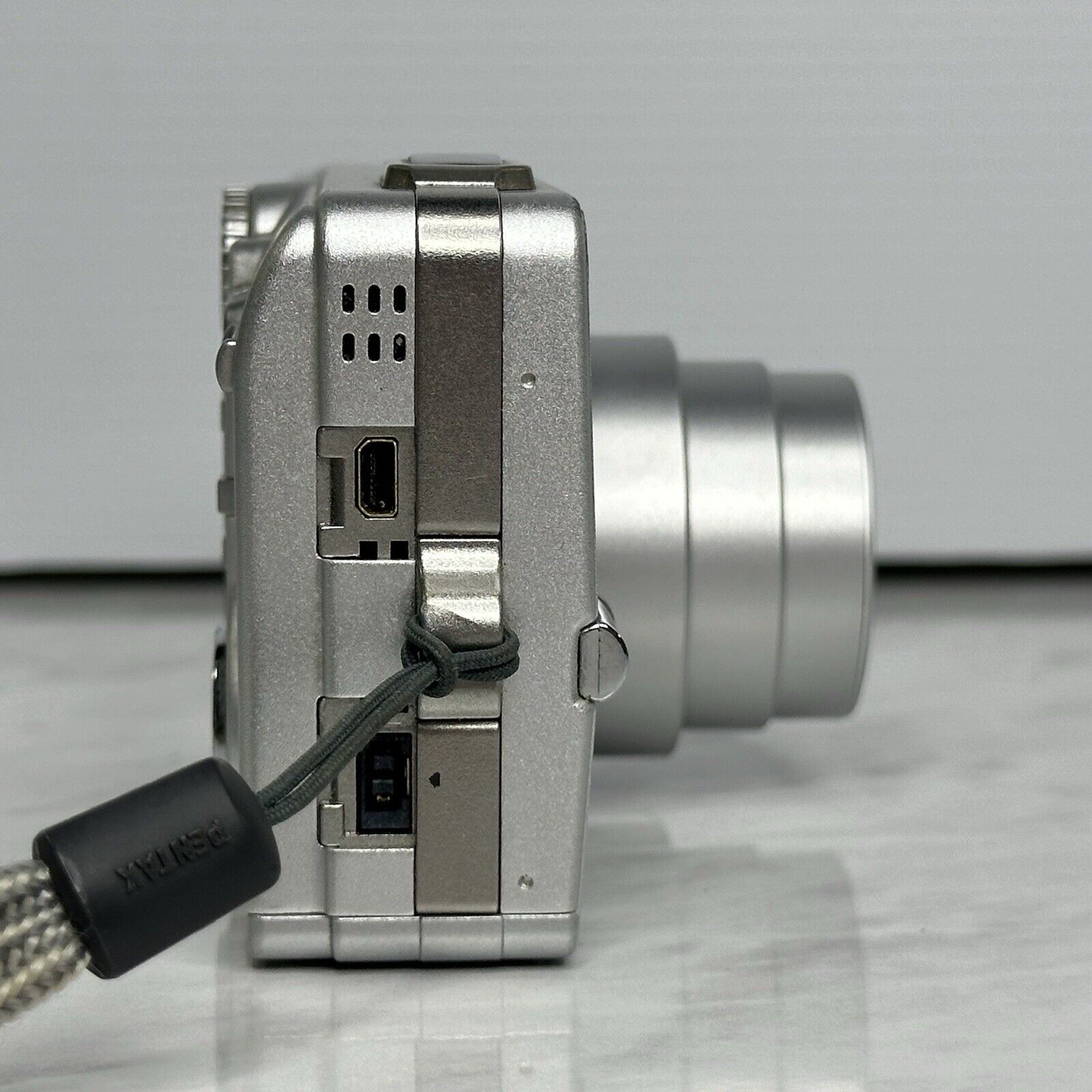 Pentax Optio SV Silver Compact Digital Camera FOR PARTS ONLY!