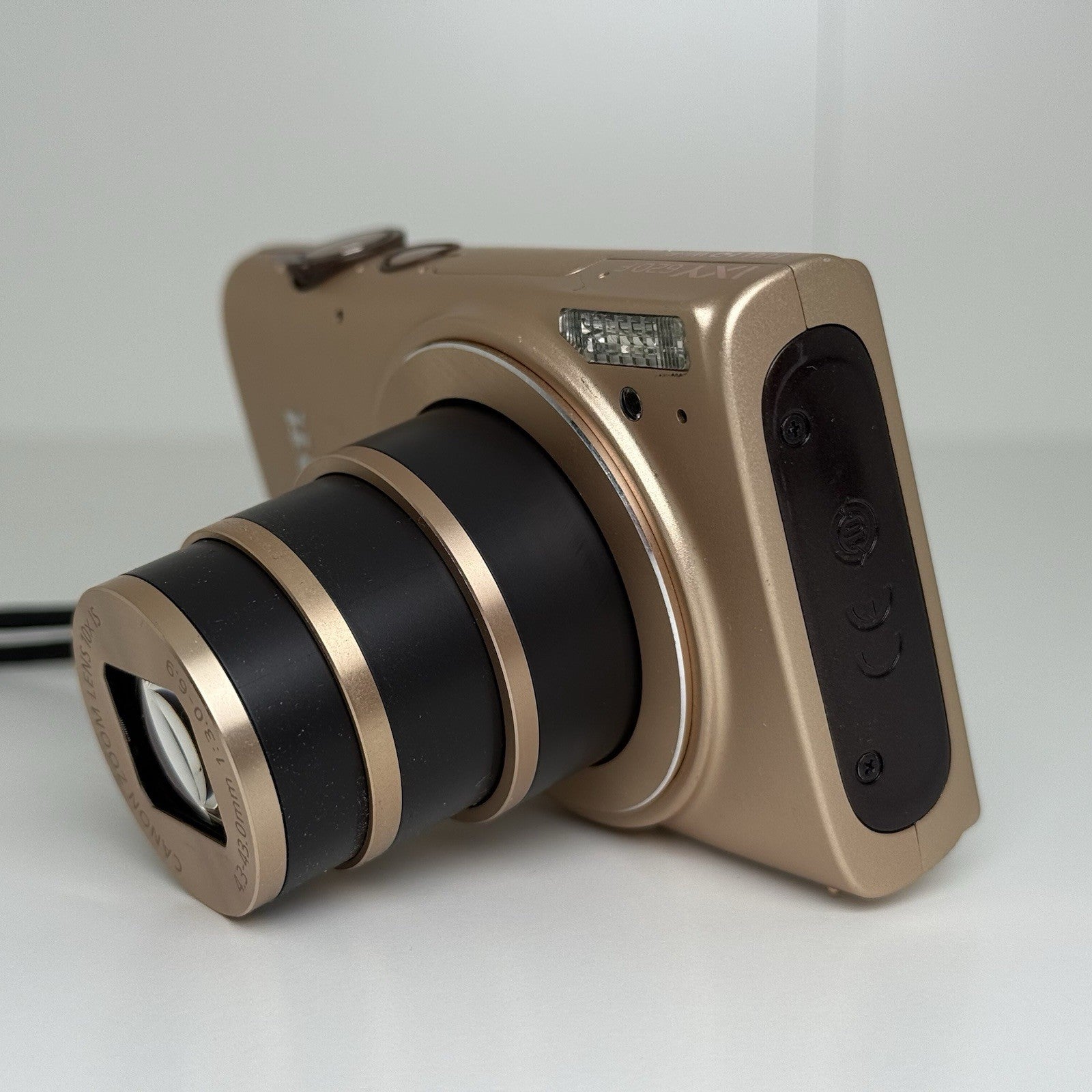 Canon IXY 620F Gold Compact Digital Camera