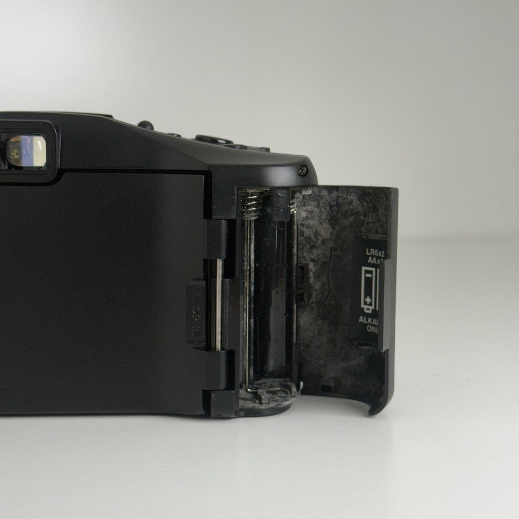 Olympus Superzoom 700 XB Vintage 35mm Film Camera FOR PARTS!