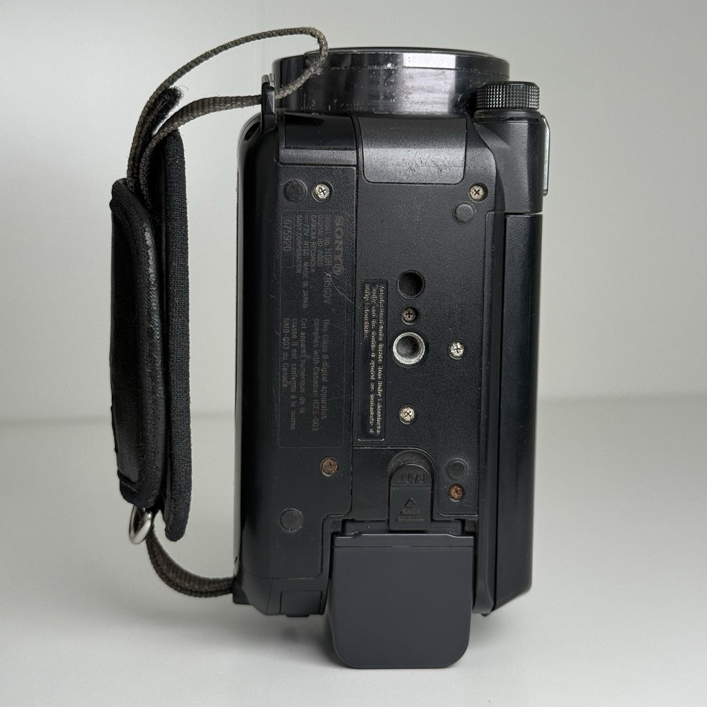 Sony Handycam HDR-XR500 Black Compact Camcorder + Accessories