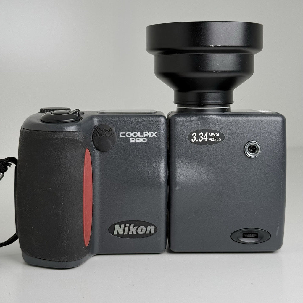 Nikon Coolpix E990 Grey Digital Camera + Tele Converter TC-E2 2x
