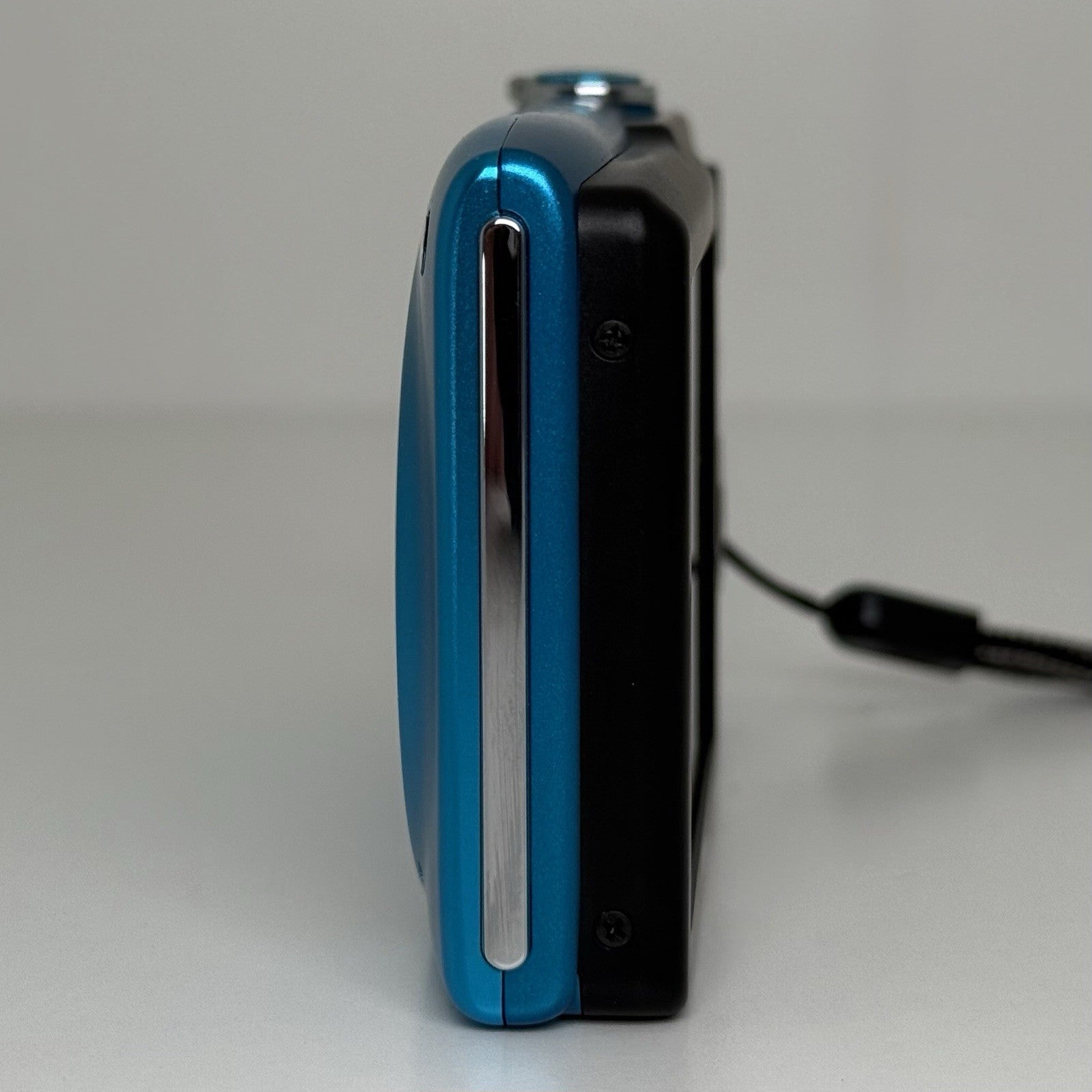 Nikon Coolpix S3300 Blue Teal Compact Digital Camera
