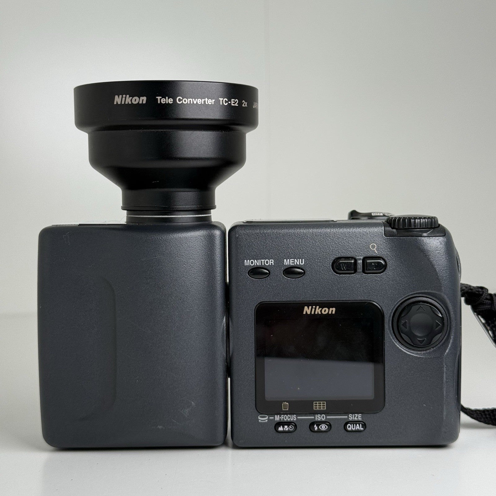 Nikon Coolpix E990 Grey Digital Camera + Tele Converter TC-E2 2x