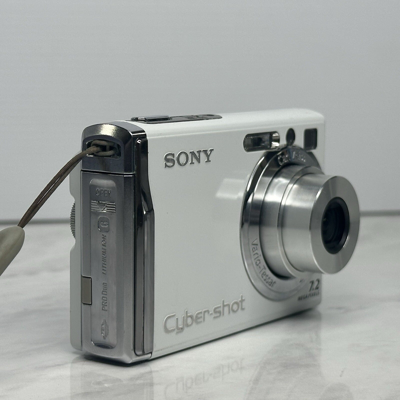Sony CyberShot Super Steady Shot DSC-W80 White Digital Camera