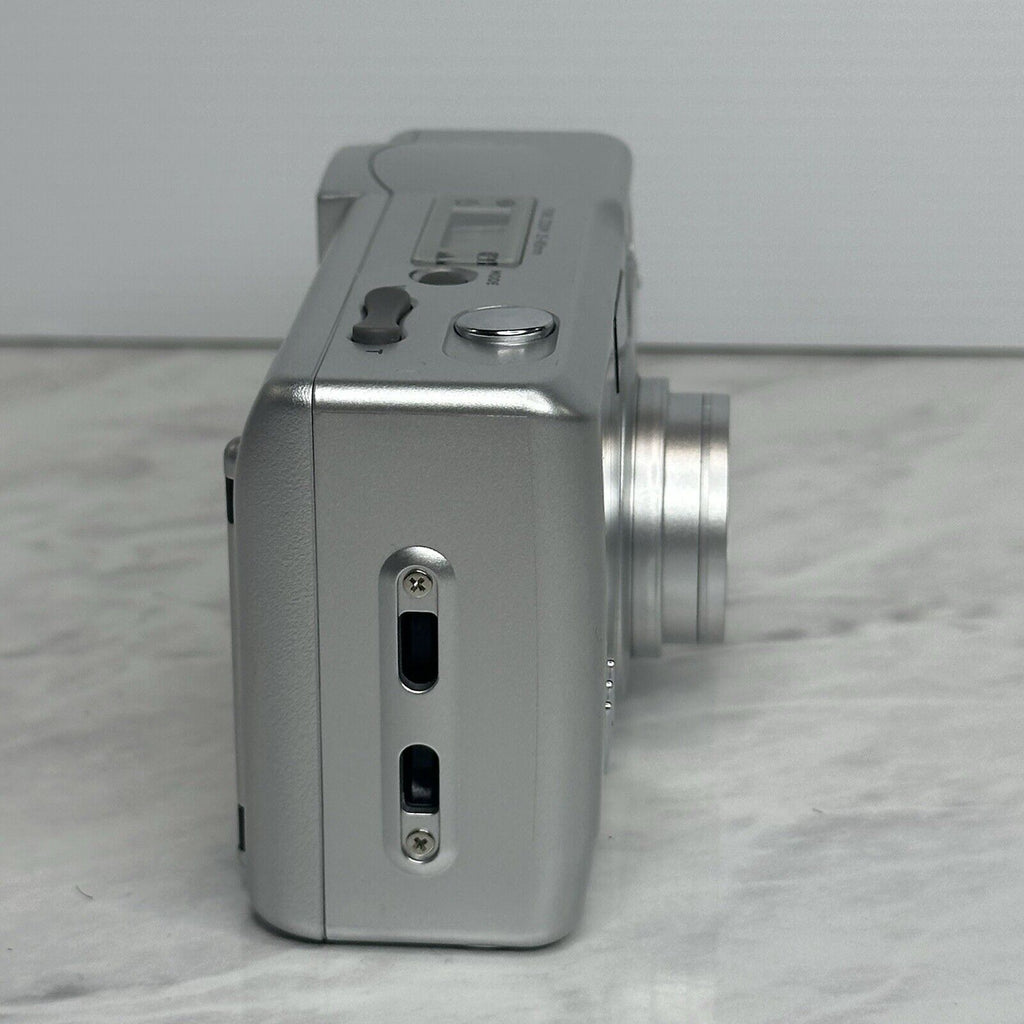 Chinon M-6200 35mm Film Silver Camera