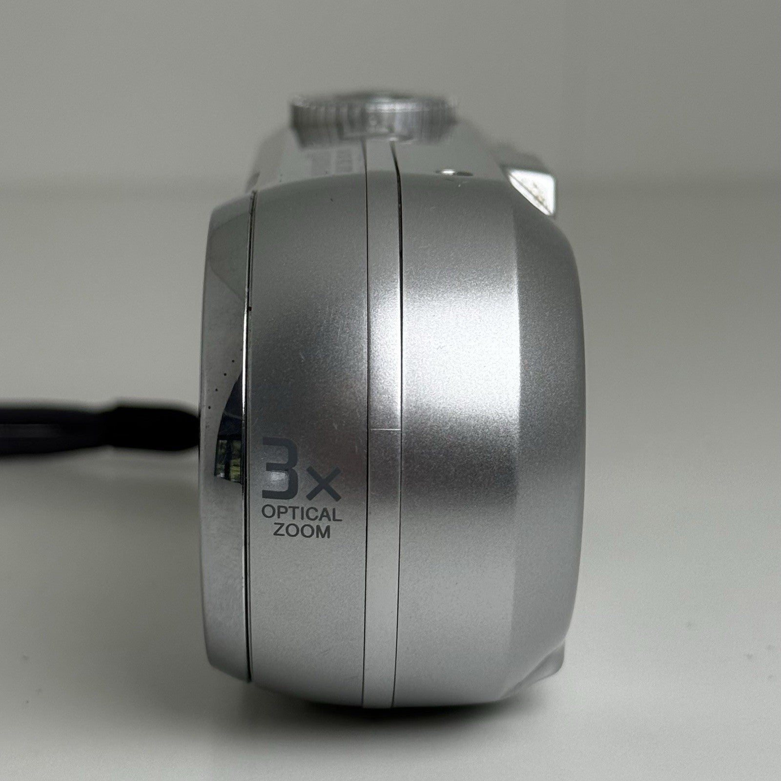 Sony Cybershot DSC-P73 Silver Compact Digital Camera FOR PARTS ONLY!