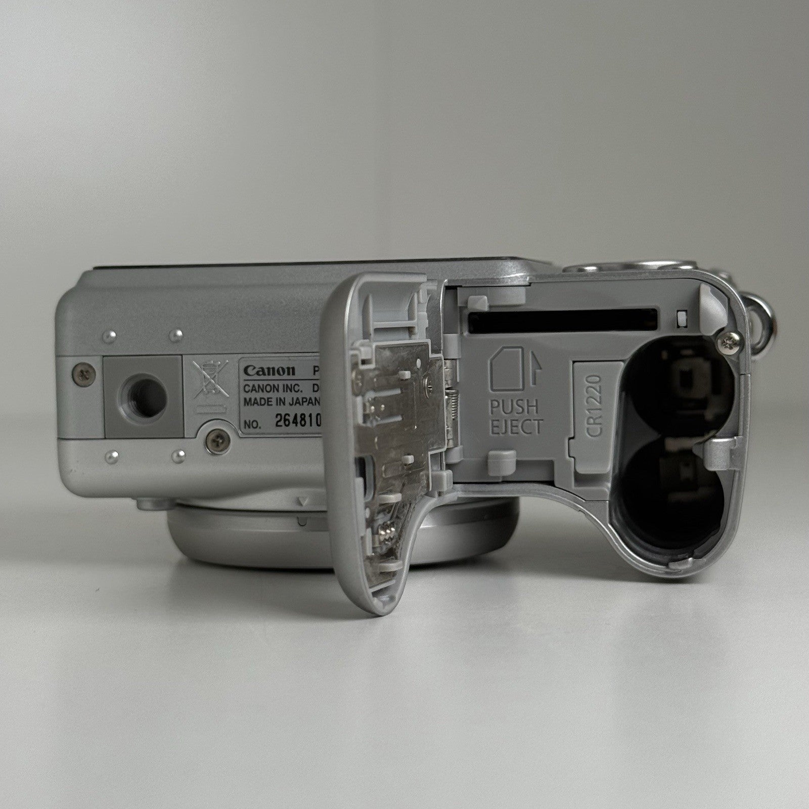 Canon PowerShot A700 Silver Compact Digital Camera + Box