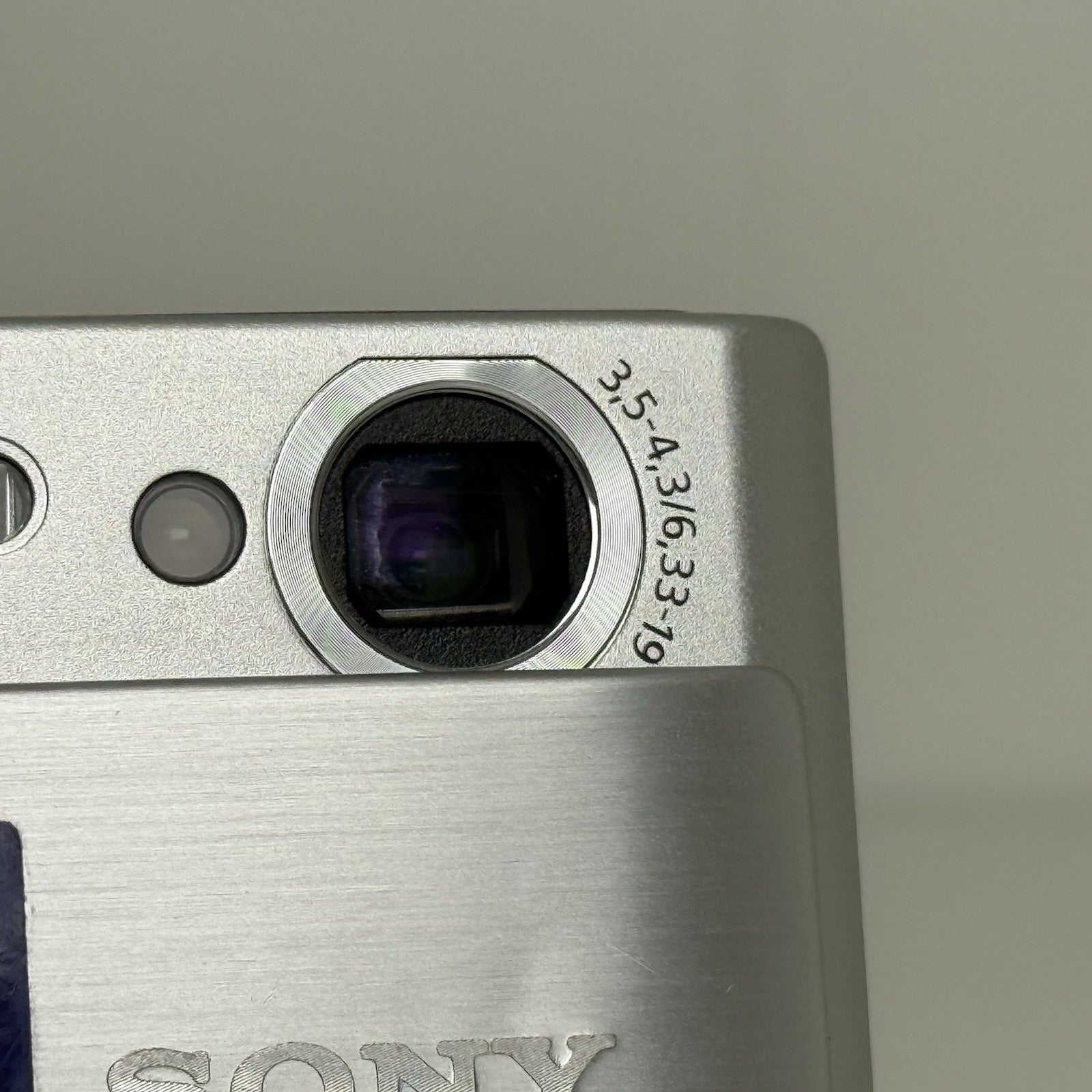 Sony CyberShot DSC-T70 Silver Compact Digital Camera