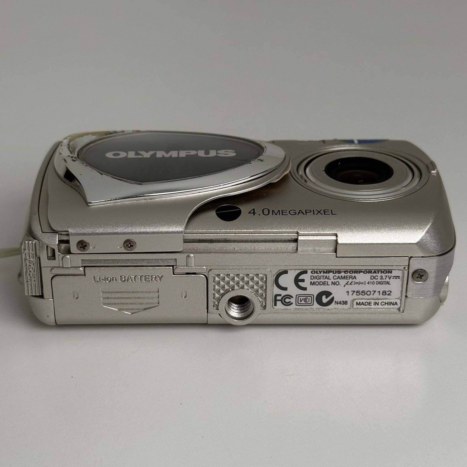 Olympus Stylus 410 Champagne Compact Digital Camera + Battery