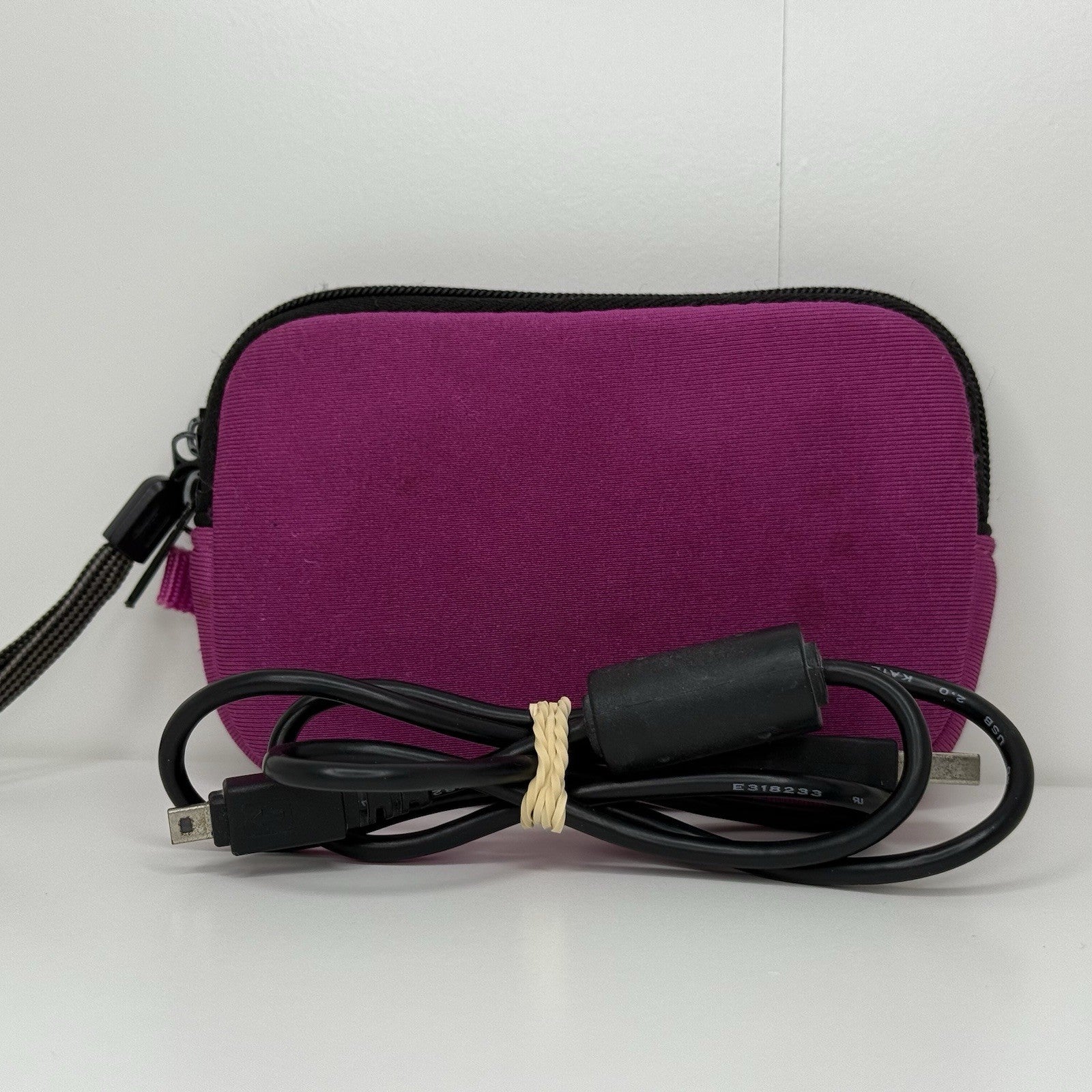 Nikon Coolpix S3500 Purple Compact Digital Camera + Case