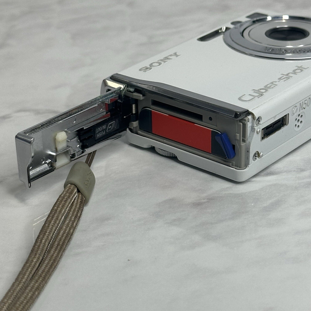 Sony CyberShot Super Steady Shot DSC-W80 White Digital Camera