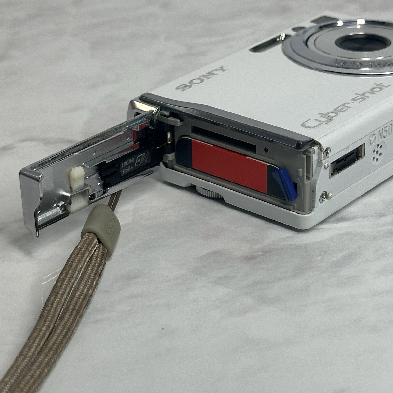 Sony CyberShot Super Steady Shot DSC-W80 White Digital Camera