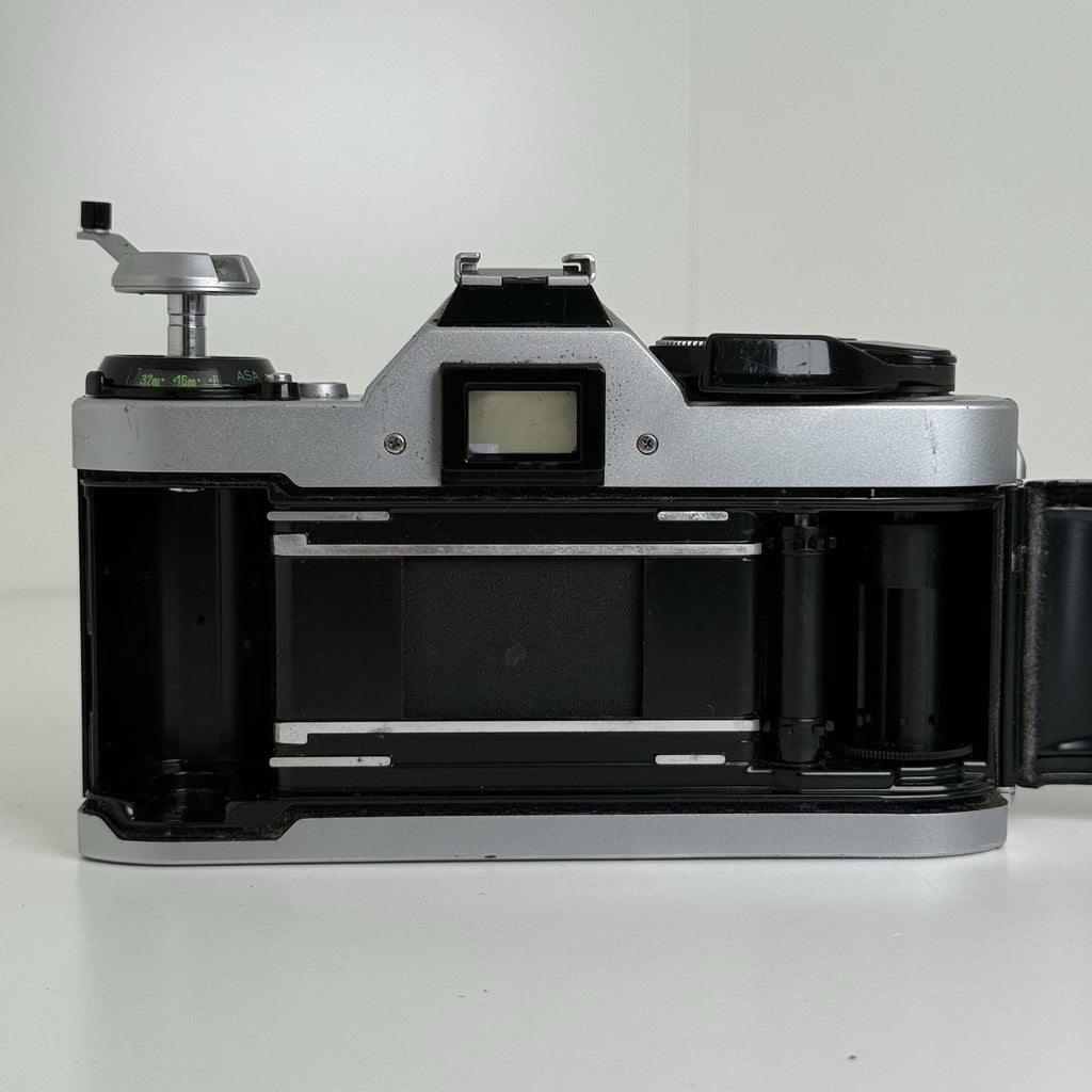 Canon AE-1 Program 35mm SLR Camera + 35-105mm RMC Tokina Lens