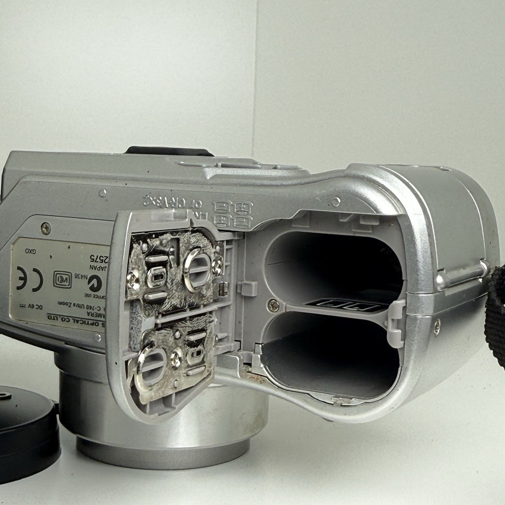 Olympus Camedia C-740 Ultra Zoom Silver Compact Digital Camera