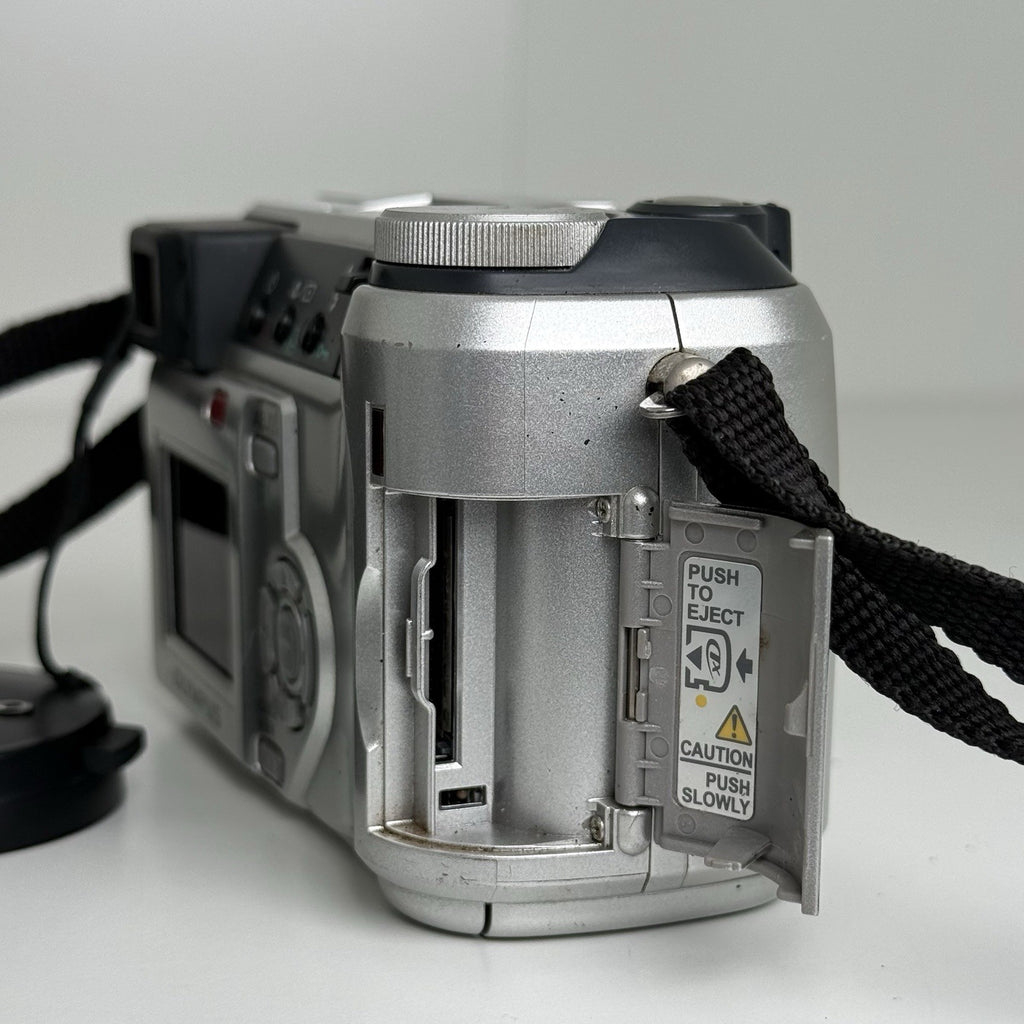 Olympus Camedia C-740 Ultra Zoom Silver Compact Digital Camera