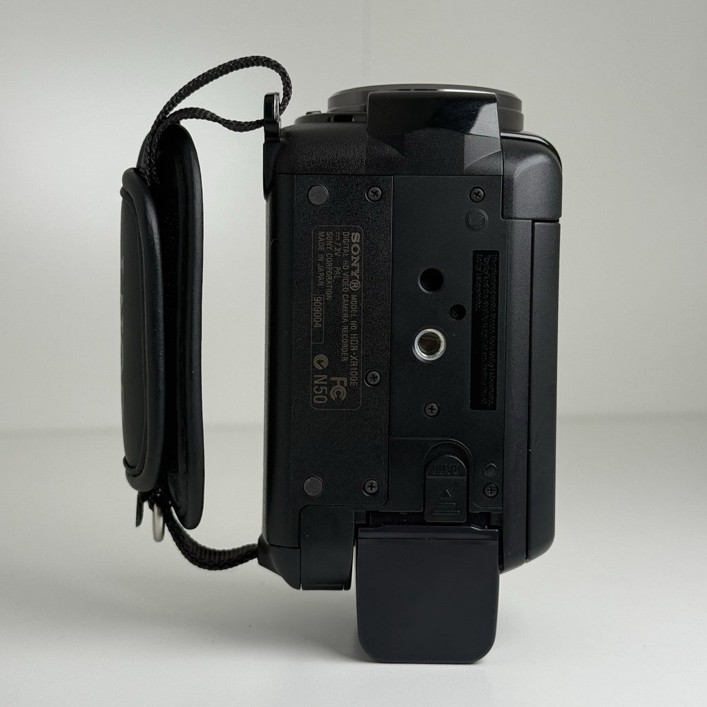 Sony HandyCam HDR-XR100E Black Compact FHD Camcorder Video Camera