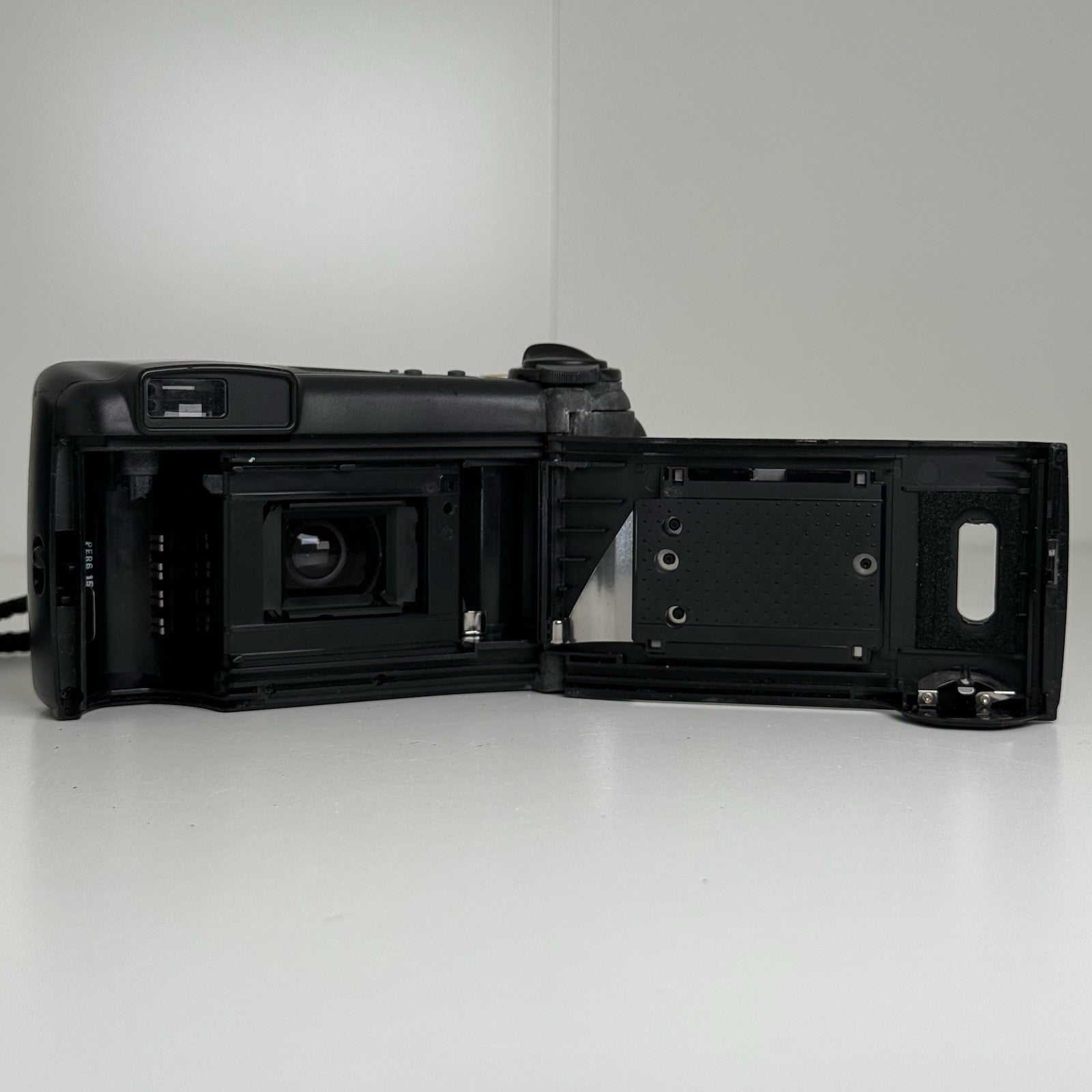 Olympus Superzoom 800 Point & Shoot Compact 35mm Film Camera UNTESTED FOR PARTS!