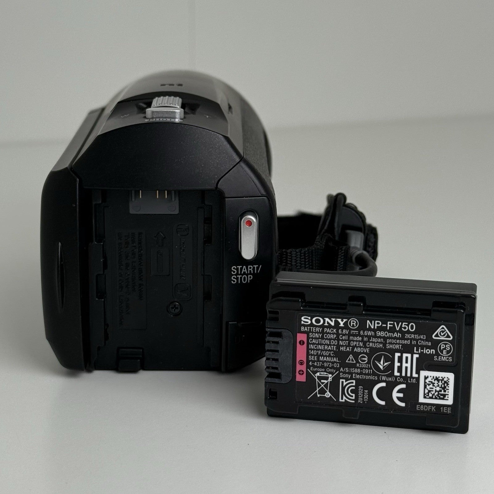 Sony Handycam HDR-CX625 Full HD Black Camcorder