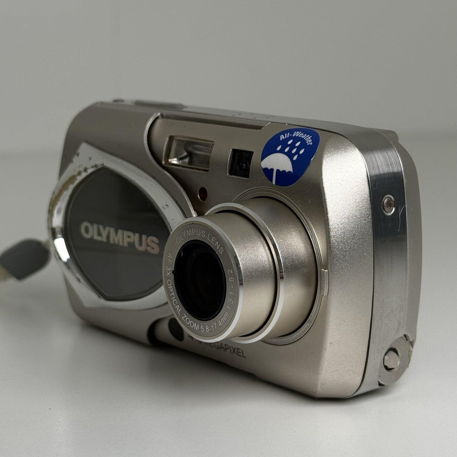 Olympus Stylus 410 Champagne Compact Digital Camera + Battery
