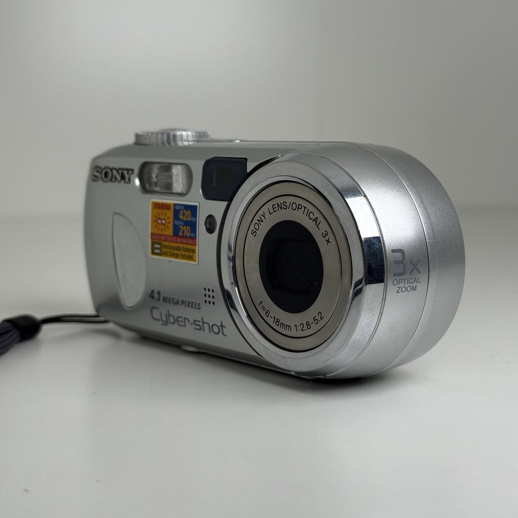 Sony Cybershot DSC-P73 Silver Compact Digital Camera FOR PARTS ONLY!
