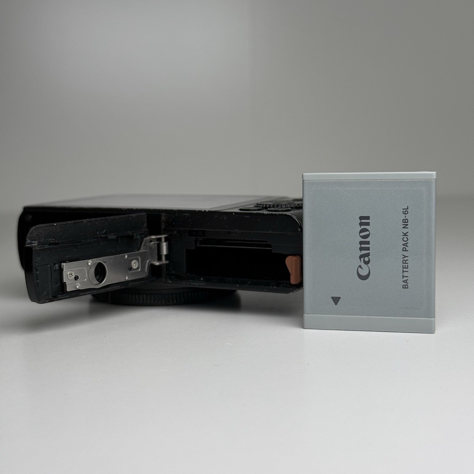 Canon PowerShot S90 Black Compact Digital Camera + Charger
