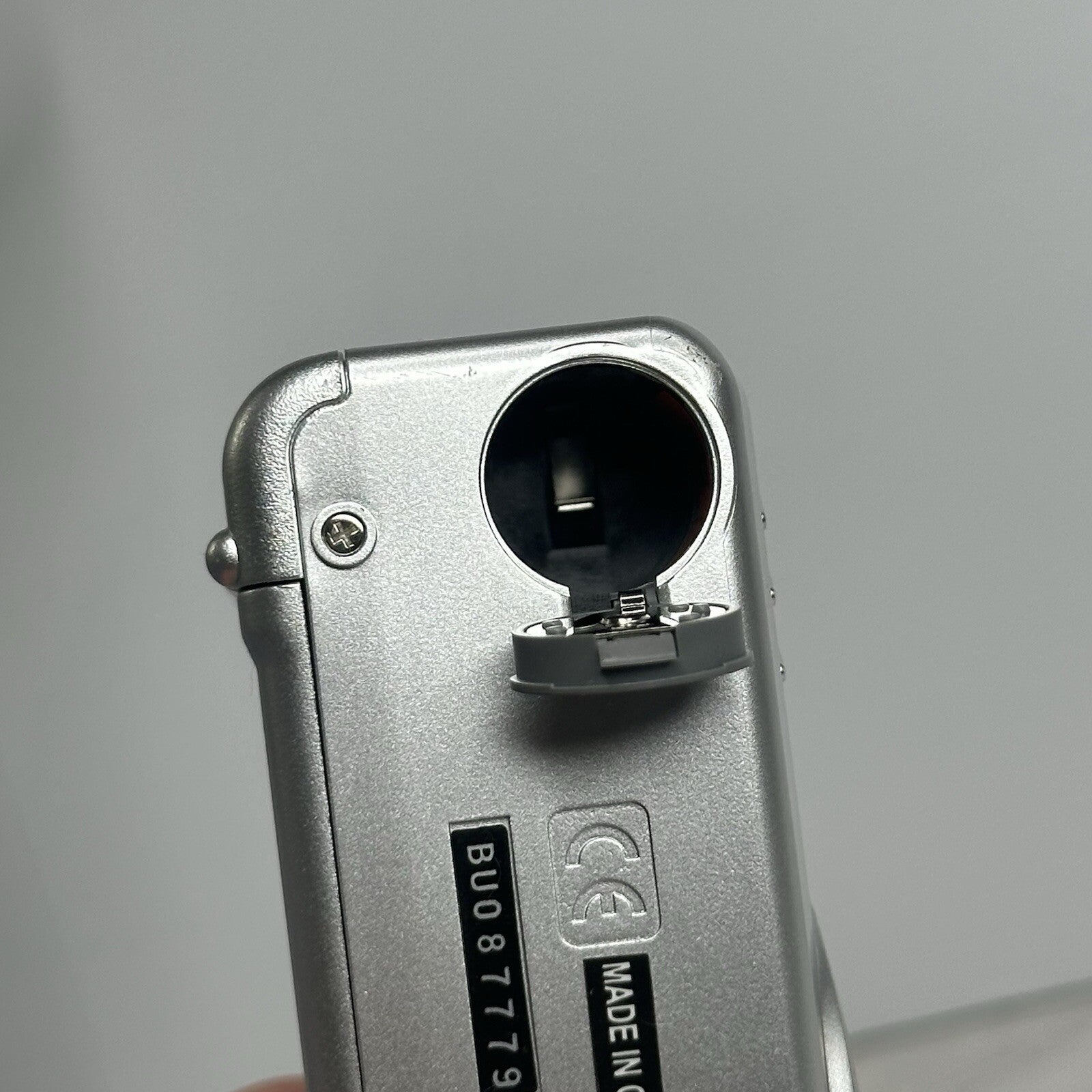 Chinon M-6200 35mm Film Silver Camera