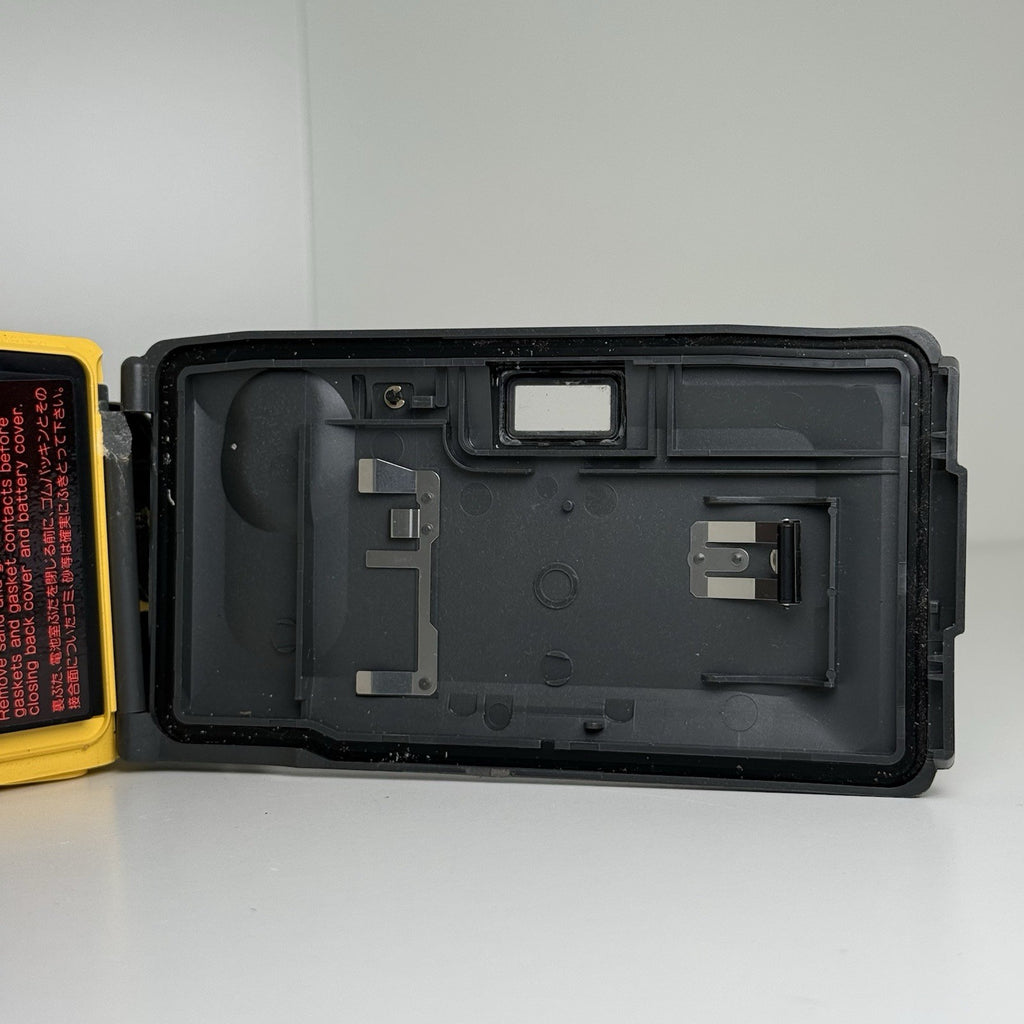 Minolta Weathermatic 35DL Waterproof 35mm Film Camera UNTESTED FOR PARTS ONLY!