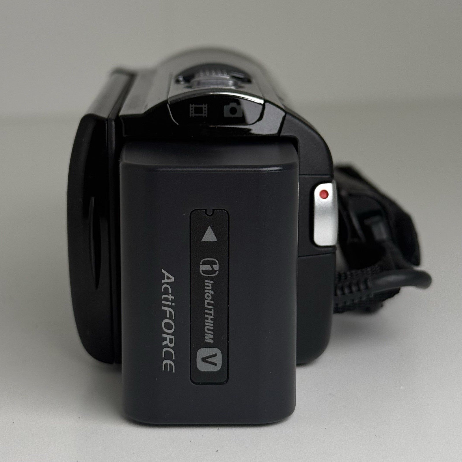 Sony Handycam HDR-CX130E Black Video Camera Camcorder