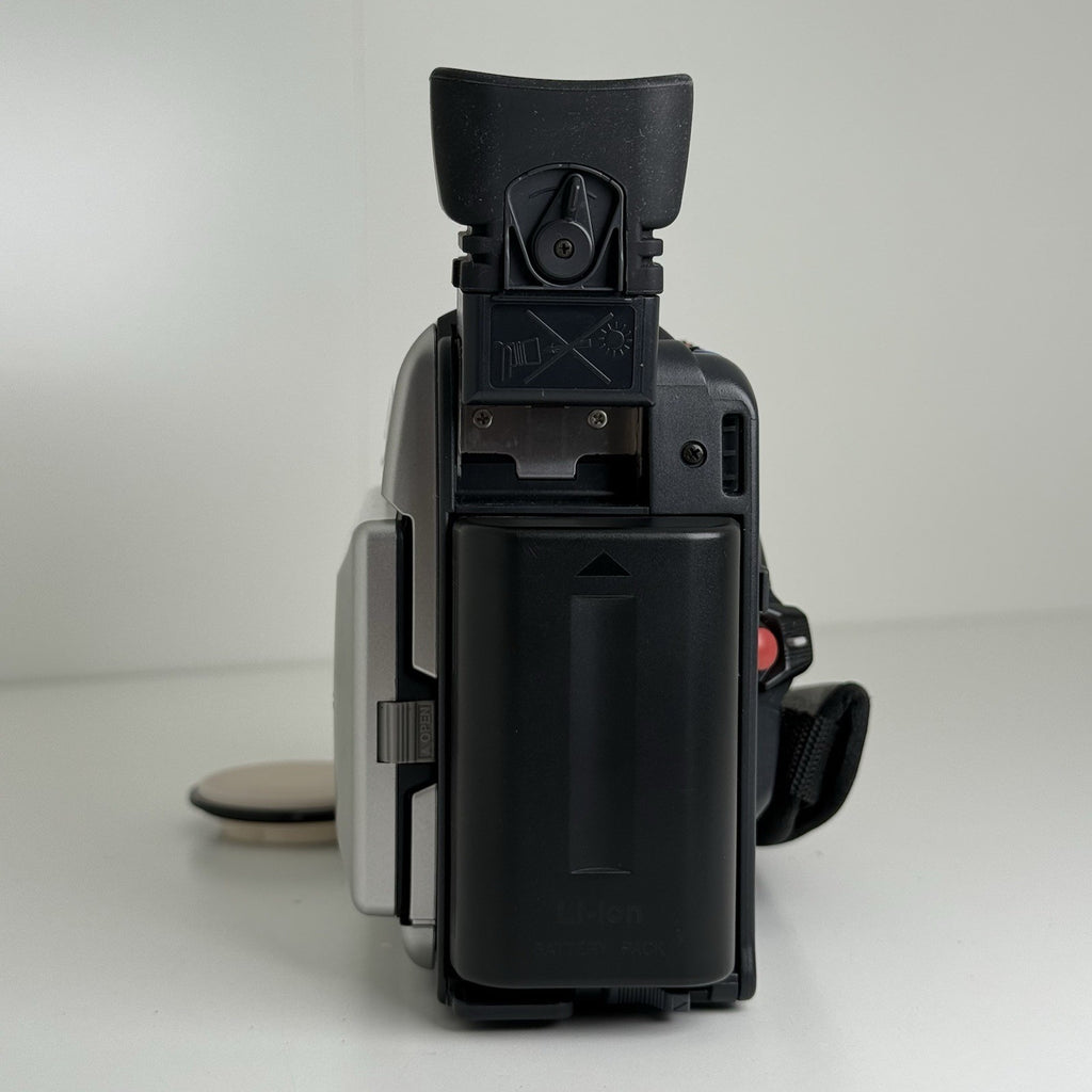 Panasonic NV-VZ10 VHS-C Camcorder Camera + Battery & Charger