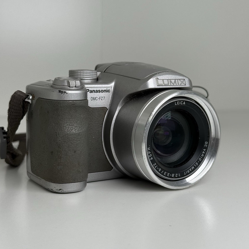 Panasonic Lumix DMC-FZ7 Silver Digital Camera + Battery&Charger
