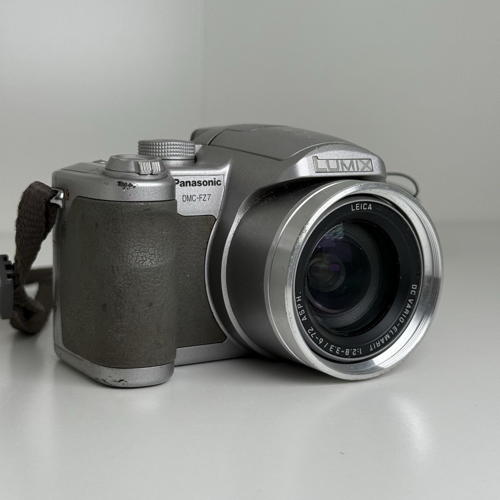 Panasonic Lumix DMC-FZ7 Silver Digital Camera + Battery&Charger