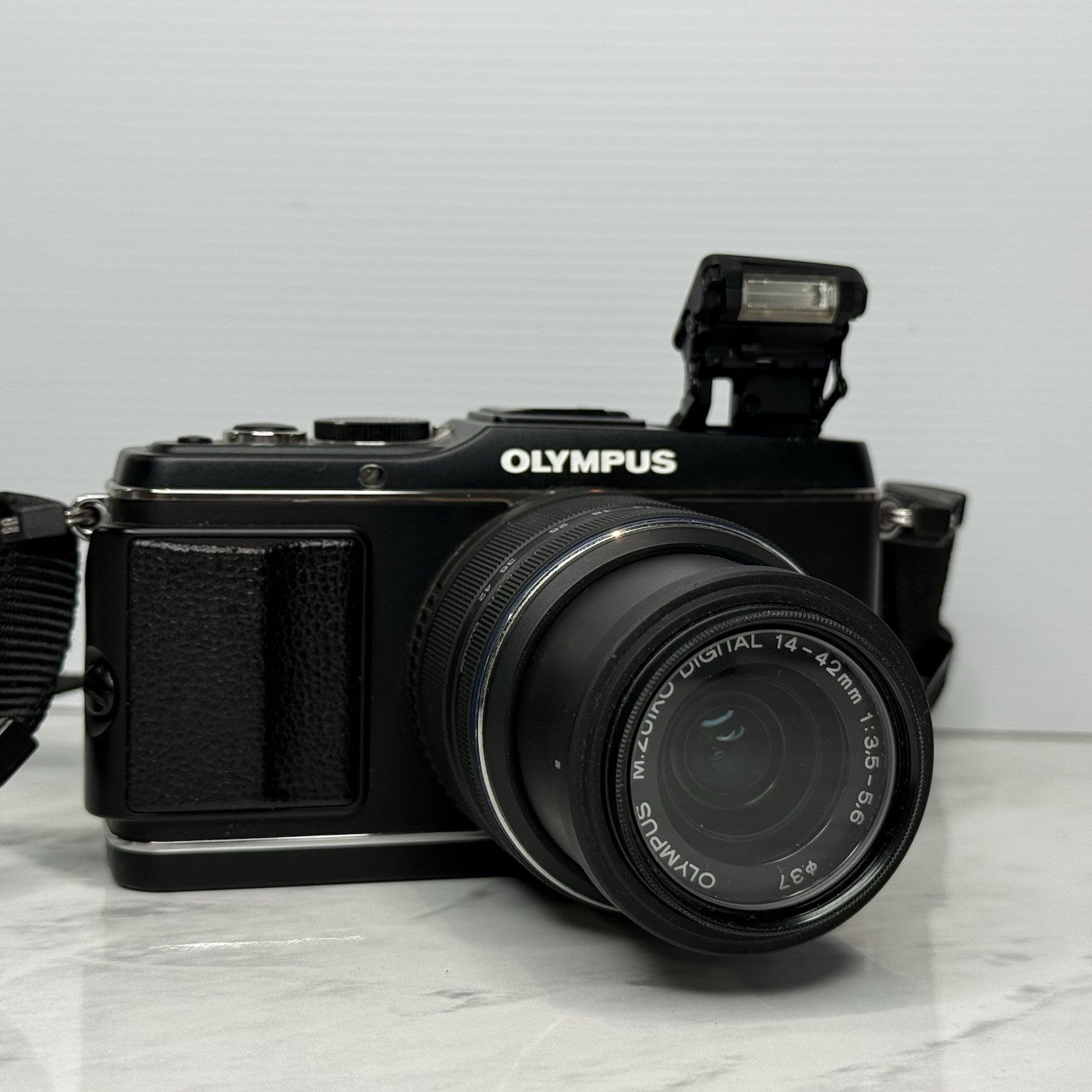 Olympus Pen E-P3 Black Mirrorless Camera + 14-42mm Camera Lens