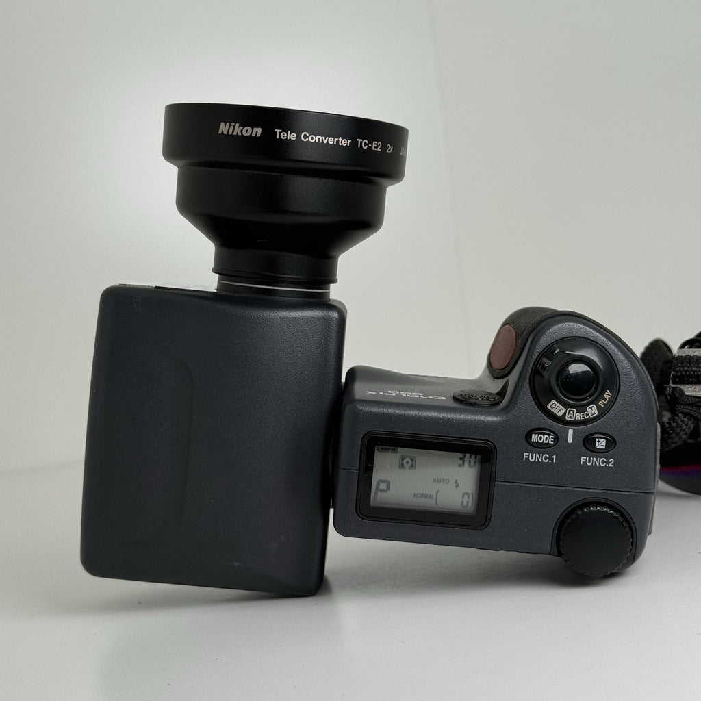 Nikon Coolpix E990 Grey Digital Camera + Tele Converter TC-E2 2x