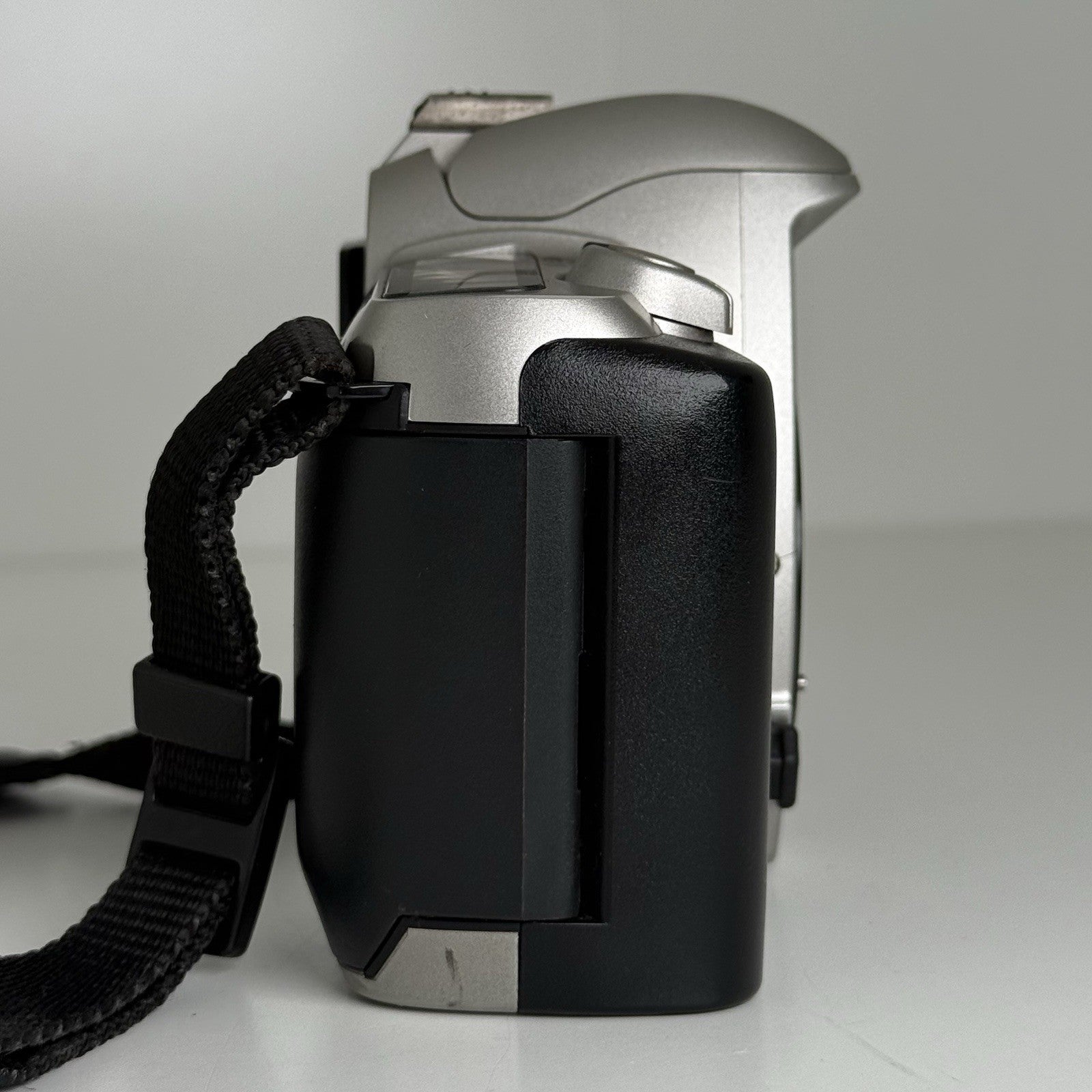 Pentax MZ-50 35mm SLR Film Camera Body Only