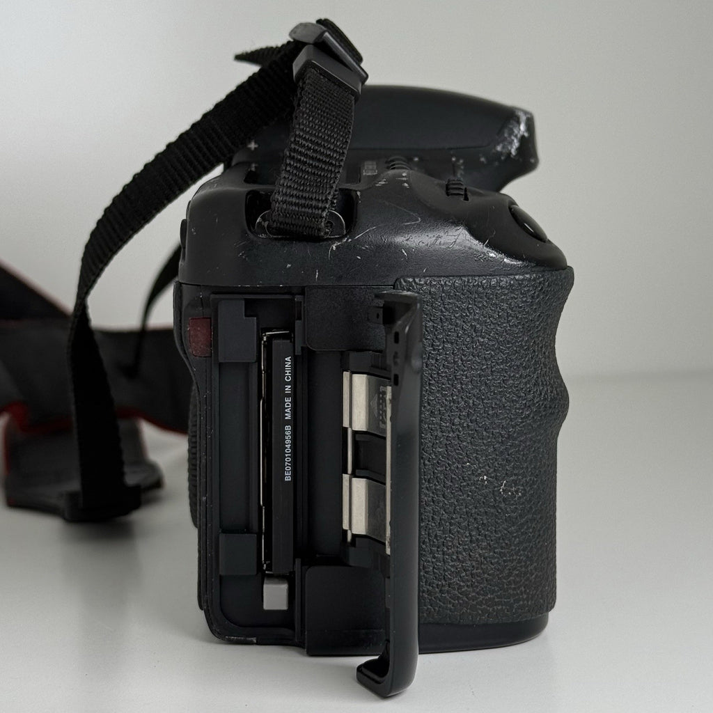 Canon EOS 10D Digital SLR Camera Black Body Only