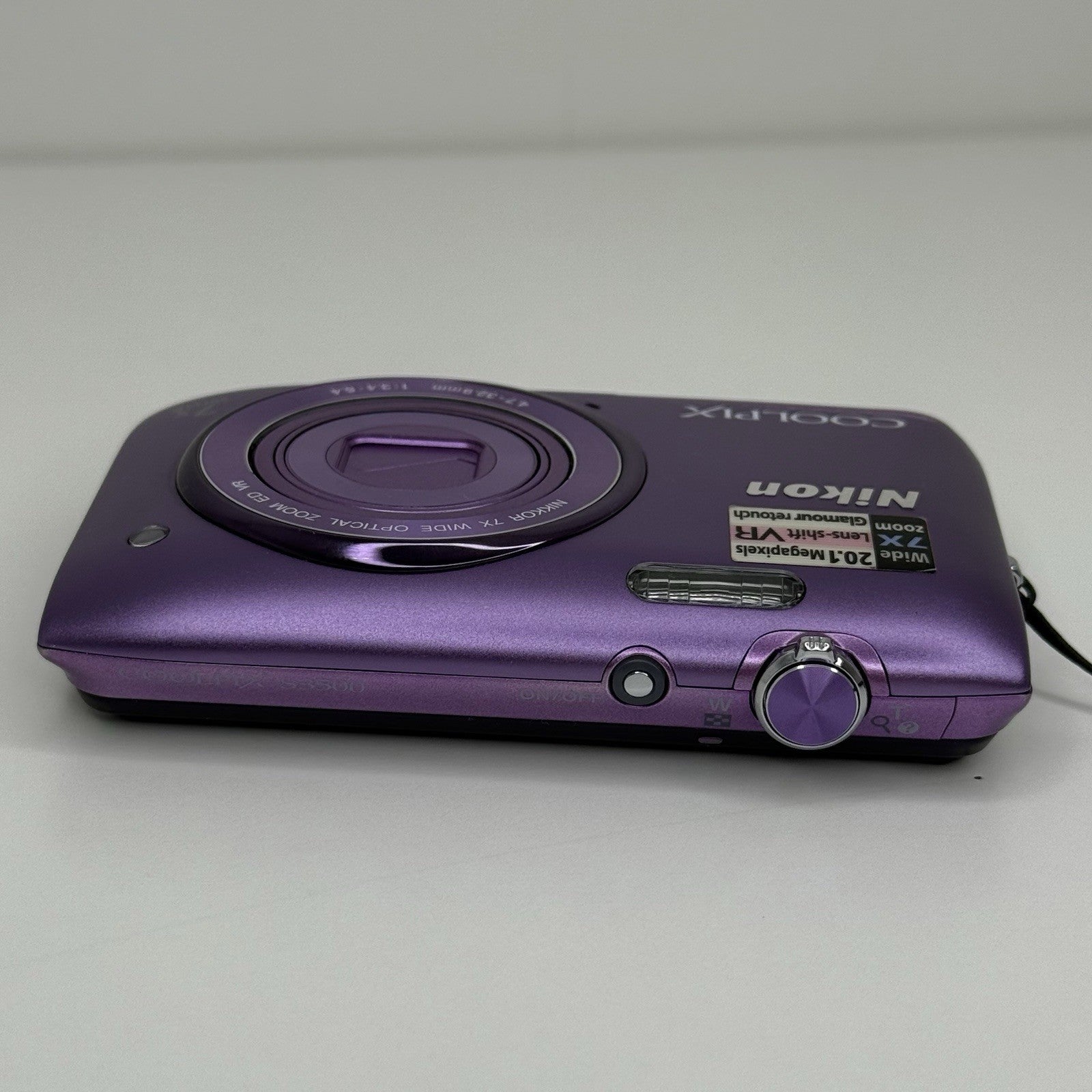 Nikon Coolpix S3500 Purple Compact Digital Camera + Case