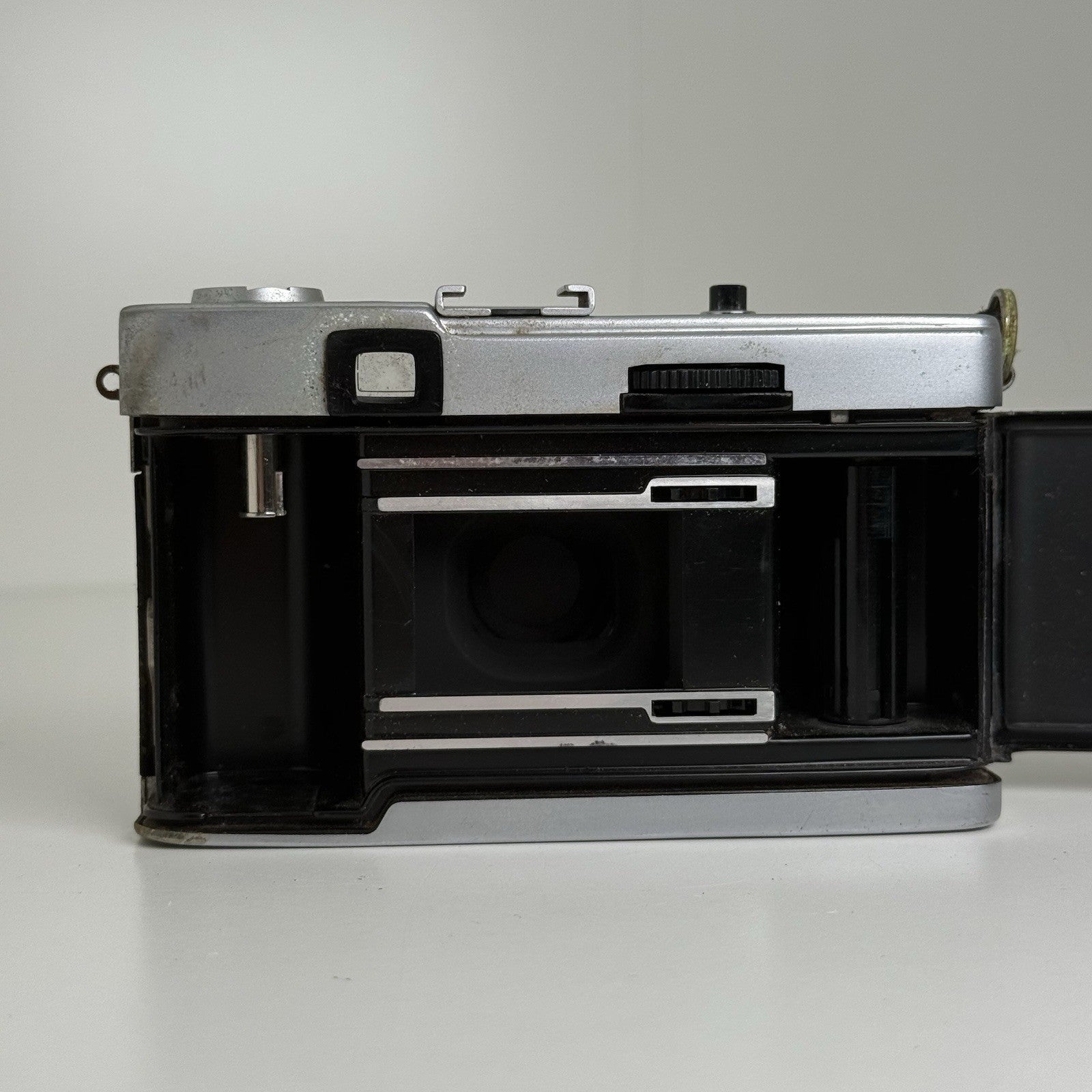 Olympus Trip 35 Point & Shoot Compact 35mm Film Camera