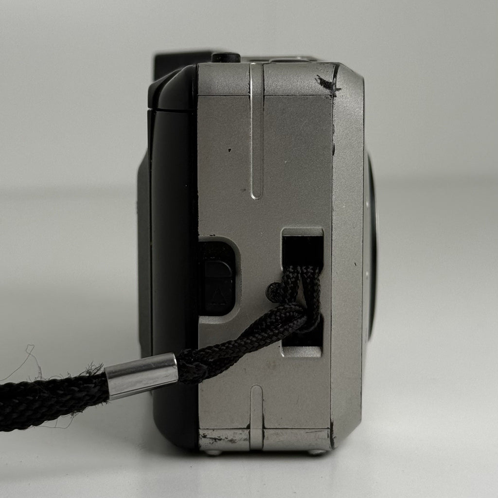 Ricoh R-70Q Camera 35mm Point and Shoot Film Camera