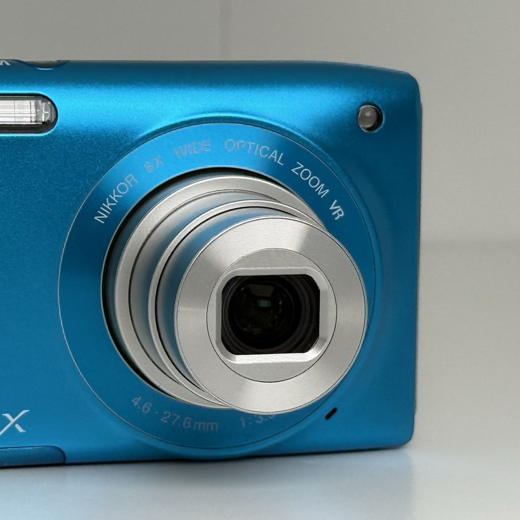 Nikon Coolpix S3300 Blue Teal Compact Digital Camera