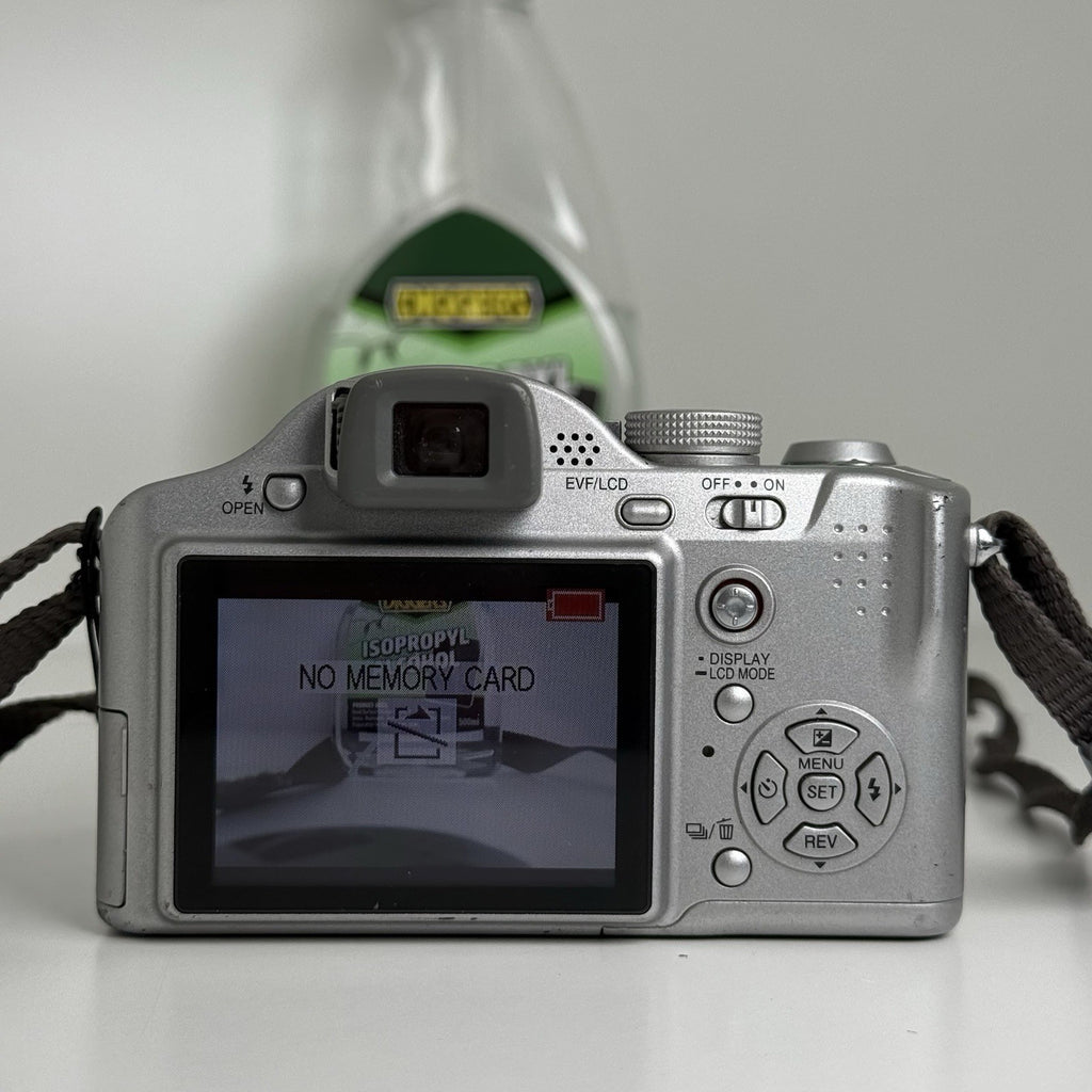 Panasonic Lumix DMC-FZ7 Silver Digital Camera + Battery&Charger