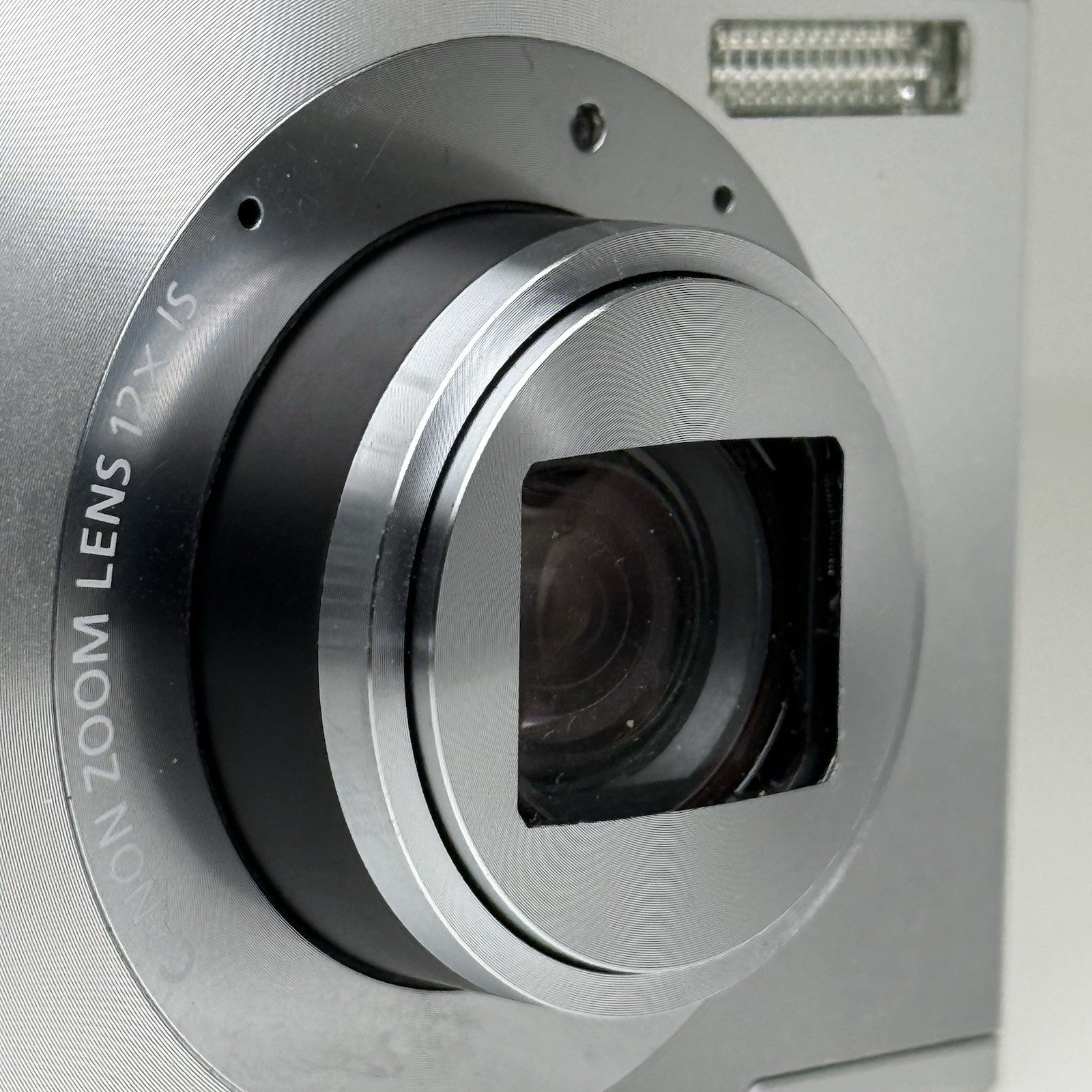 Canon IXY 3 PowerShot ELPH 520 HS Silver Compact Digital Camera