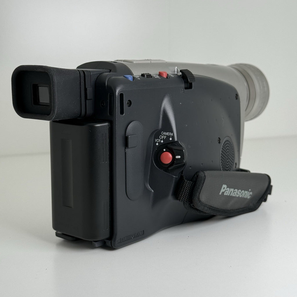 Panasonic NV-VZ10 VHS-C Camcorder Camera + Battery & Charger